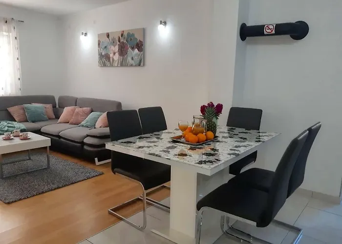 Mariana Apartment *